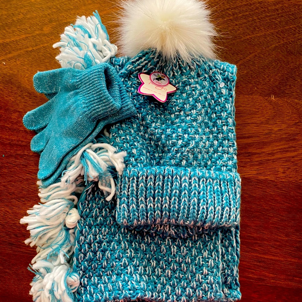 Girls hat, scarf and gloves set
